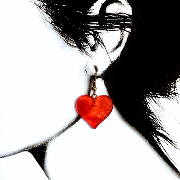 Red heart frosted earrings - Picture 2 of 3